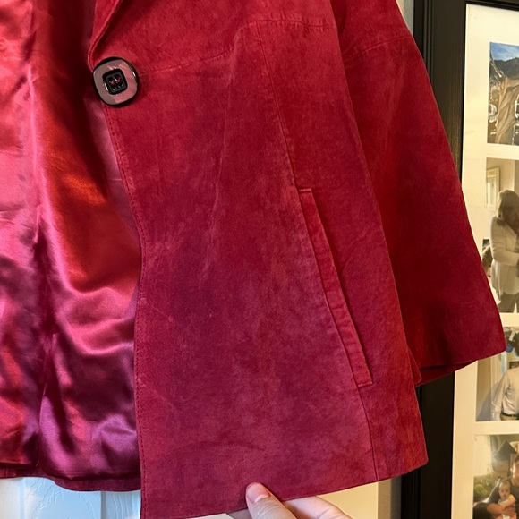 Neiman Marcus Red Leather/Suede Women's Button Jacket - Picture 4 of 10